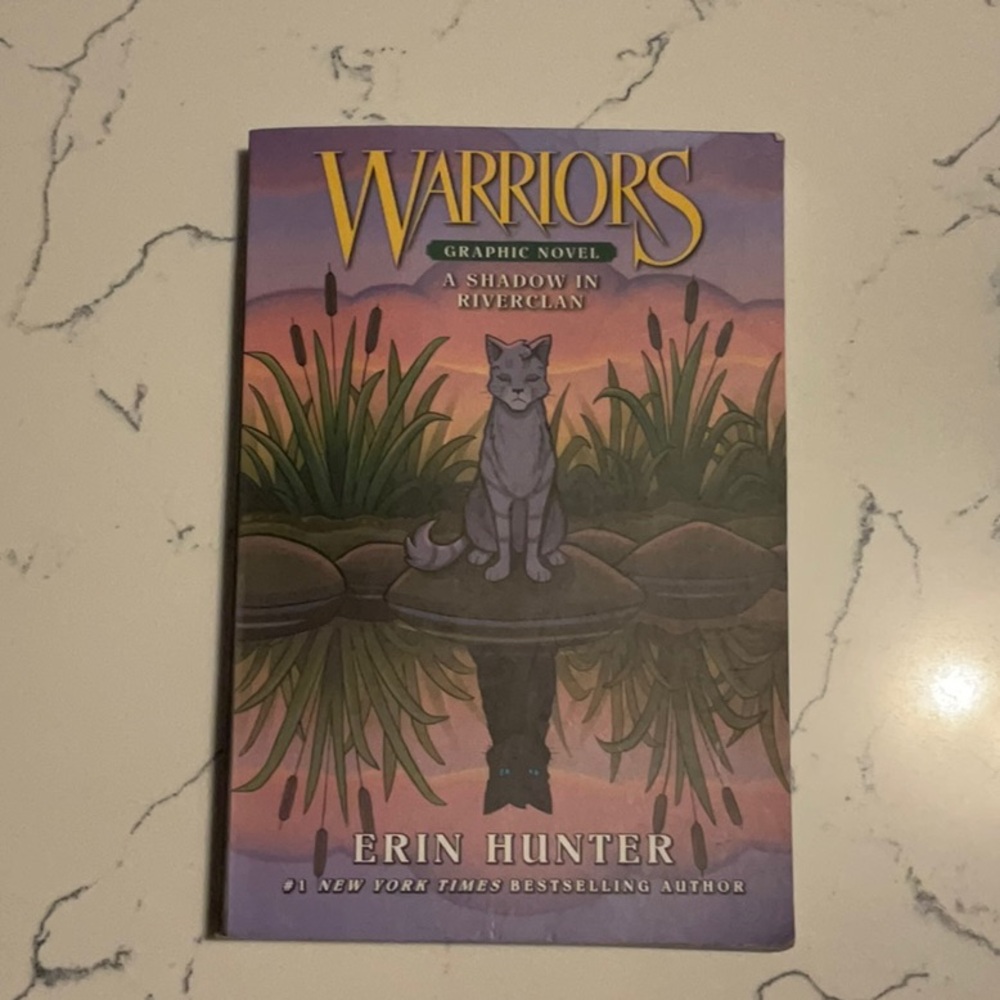 Warriors Graphic Novel: A Shadow in RiverClan